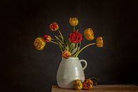 Pioen tulpen op vaas