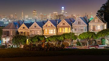 Gemalte Damen bei Nacht - San Francisco 2023 von Michel Swart