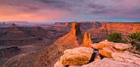 Zonsopkomst bij Marlboro Point, in Canyonlands N.P, Utah van Henk Meijer Photography thumbnail