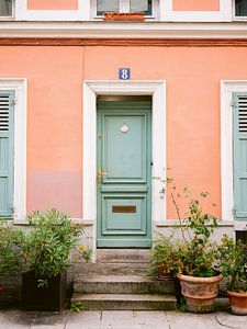Parijs Frankrijk - Rue Cremieux nummer 8 | Kleurrijke reisfotografie | Voordeur collectie van Raisa Zwart
