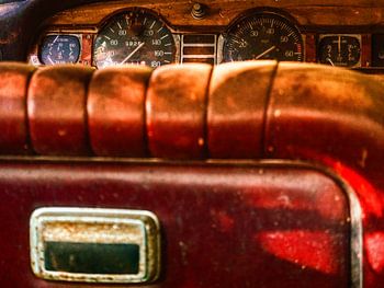 Lancia wagen op urbex locatie.