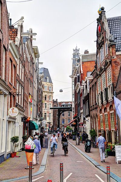 Staalstraat Binnenstad van Amsterdam Nederland van Hendrik-Jan Kornelis