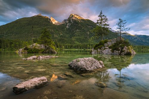 Zonsondergang Hintersee, Duitsland van Bob Slagter