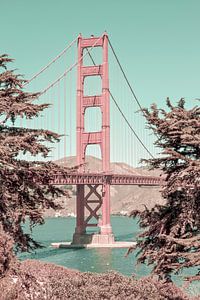 GOLDEN GATE BRIDGE Impression from the waterfront | urban vintage style