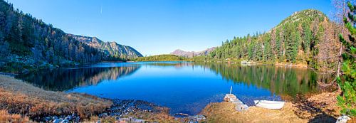 Le lac Reed dans un panorama automnal