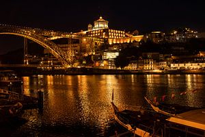 Porto en de Douro bij nacht van ViaMapia