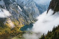Een mistige herfstochtend boven de Obersee in Berchtesgaden van Daniel Gastager thumbnail