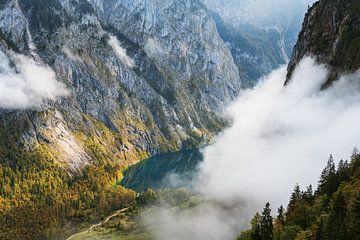 Un matin d'automne brumeux au-dessus de l'Obersee à Berchtesgaden sur Daniel Gastager
