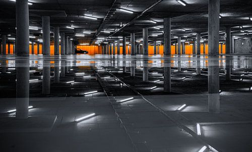 Alleen in de parkeergarage