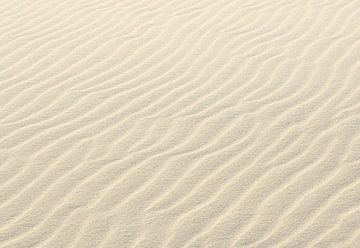 Strand zand (Nederland) van Marcel Kerdijk