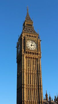 Big Ben met een strak blauwe lucht, Londen, Engeland van Monrey