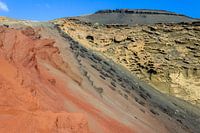 Vulkaanlandschap in verschillende kleuren op Lanzarote