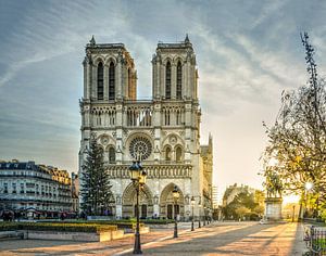 Lever de soleil à la cathédrale Notre Dame de Paris sur Christian Müringer