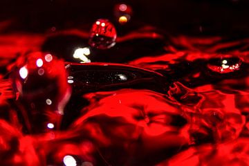 Red drops van Leon Weggelaar