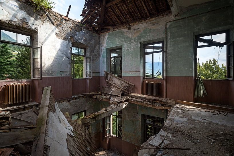 Zimmer ohne Dach. von Roman Robroek – Fotos verlassener Gebäude