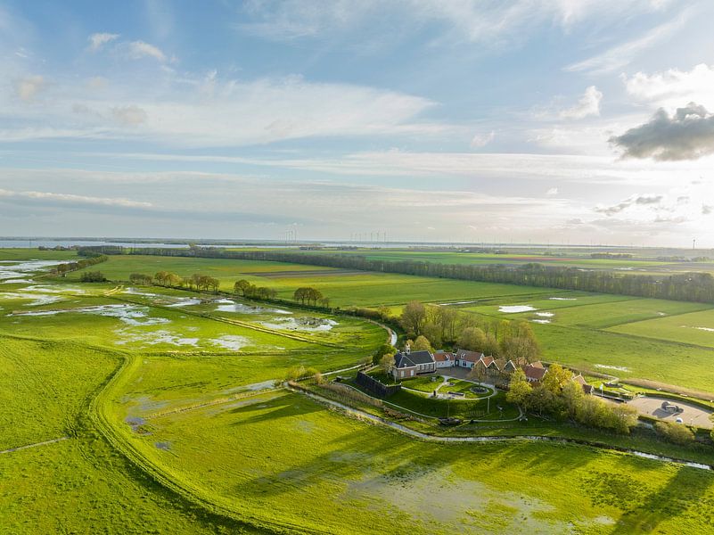 Schokland ehemalige Insel in der Zuiderzee in Flevoland von oben von Sjoerd van der Wal Fotografie