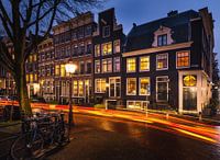 Pakhuizen in de avond