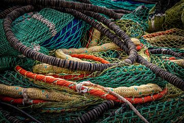 Hafen von IJmuiden - Fischernetze 03 Farbe von BSO Fotografie