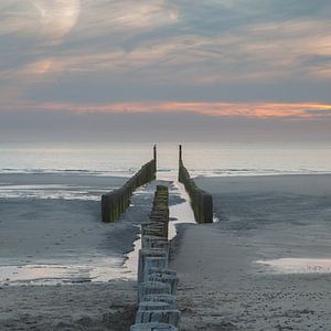 Wellenbrecher am Strand von Zeeland 10