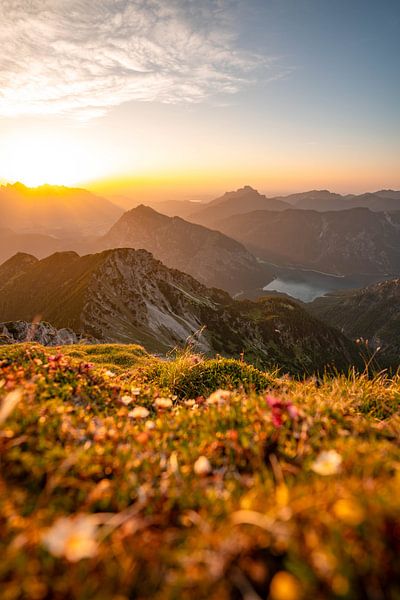 Zonsondergang over de Außerfern en de Plansee van Leo Schindzielorz