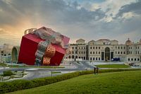 Luxueus winkelcomplex in Katara cultureel dorp in Doha Qatar exterieur zonsondergang shot
