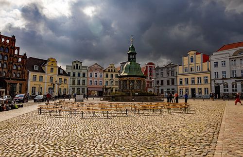 Wismar's market square and its historic waterworks