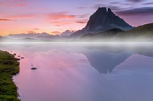 Pic d'ossau au lever du soleil sur Arnaud Bertrande