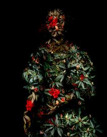 Jeune femme avec un hortensia sur StudioMaria.nl