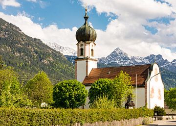 De kerk van Krün in de Karwendel van ManfredFotos
