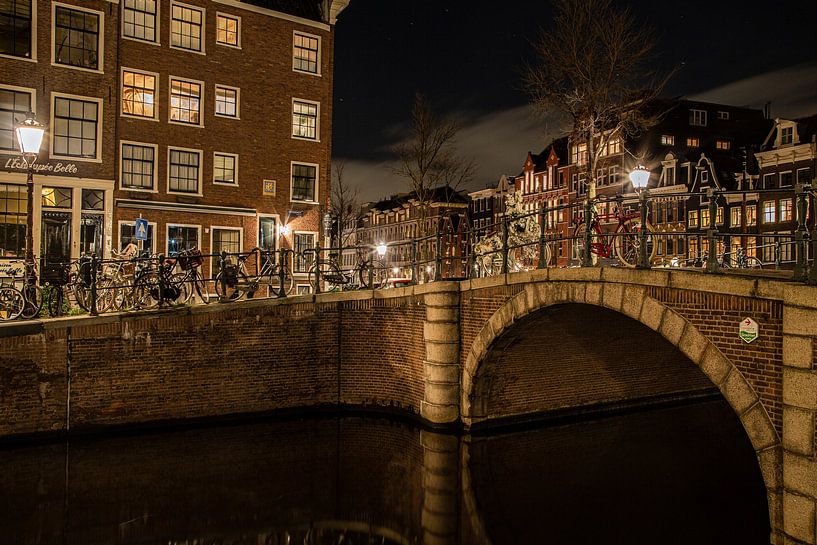 Spiegelgracht / Prinsengracht Amsterdam by night by Bart Hagebols