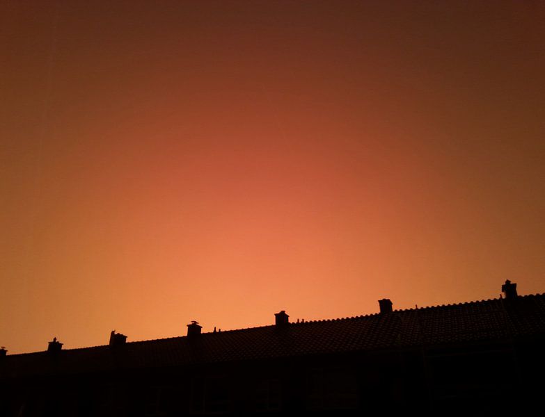 Dreigende onweerslucht bij zonsondergang by Rinke Velds
