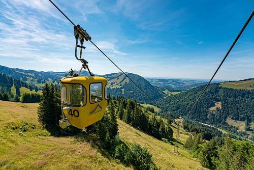De Hochgratbahn met Oberstaufen op de achtergrond