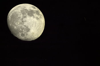 der Mond, wie schön und doch auch geheimnisvoll