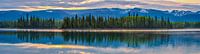 Zonsondergang bij Boya Lake, Canada van Rietje Bulthuis thumbnail