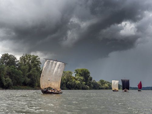 La navigation des toues sur la Loire .Les orages sur la Loire