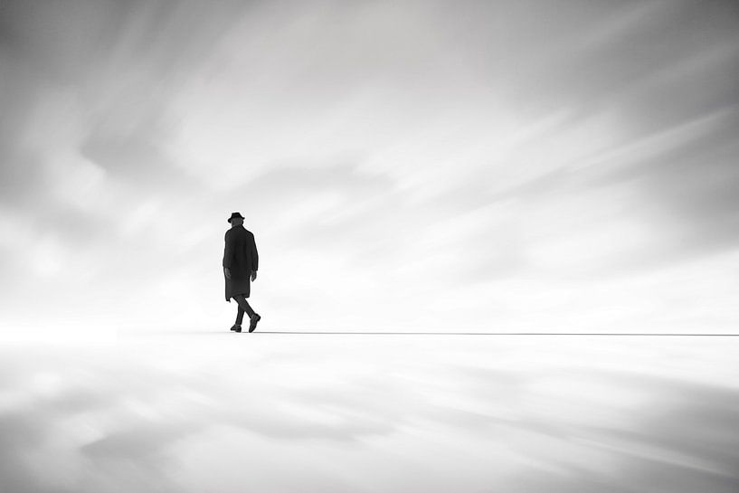 Walking into the horizon by Arjen Roos