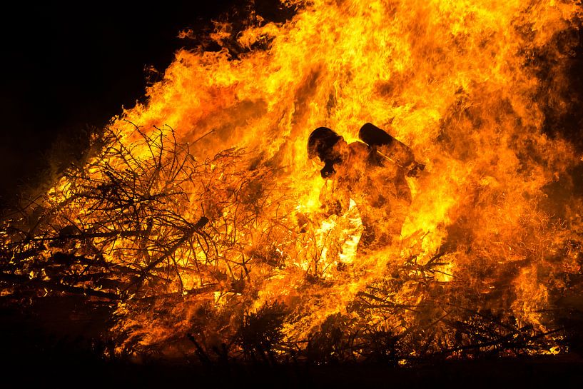 Brandweerman in het vuur par Yvonne van der Meij