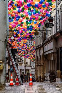 Bunte Luftballons und Handwerker