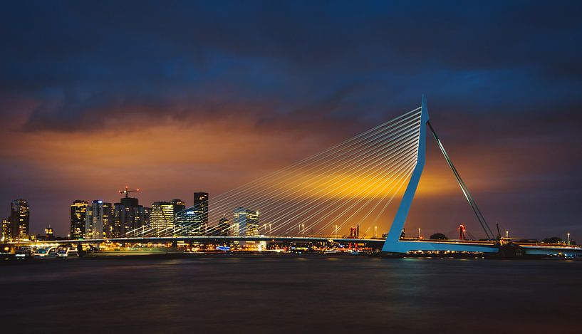 Pont Erasmus Rotterdam de nuit par Erik Wardekker