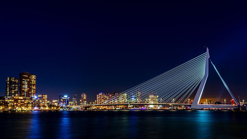 Erasmus-Brücke bei Nacht (16:9) von Lolke Bergsma