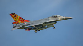 Friese Draak op staart General Dynamics F-16AM Fighting Falcon.