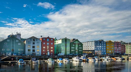 Gekleurde pakhuizen in Trondheim, Noorwegen