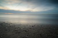 Sereen beeld van strand en zee