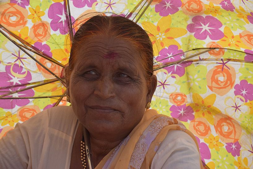 Woman in Bombay by Els Royackers