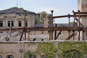 Abriss des Speicher gebäudes des Komplexes Böllberger Mühle in Halle