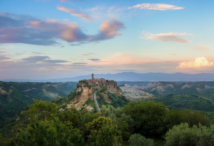 Civita di Bagnoregio by Roelof Nijholt
