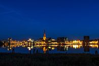 Uitzicht over de Warnow naar de Hanzestad Rostock van Rico Ködder thumbnail