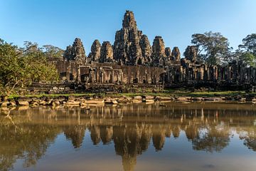 Khmer temple complex Bayon, Angkor Thom, Cambodia by Peter Schickert