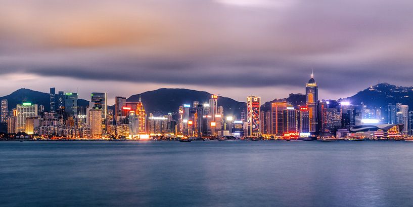 Hong Kong Skyline VIII van Cho Tang