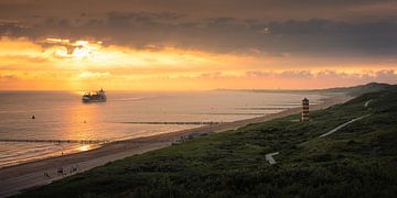 Dishoek along the coast by Thom Brouwer